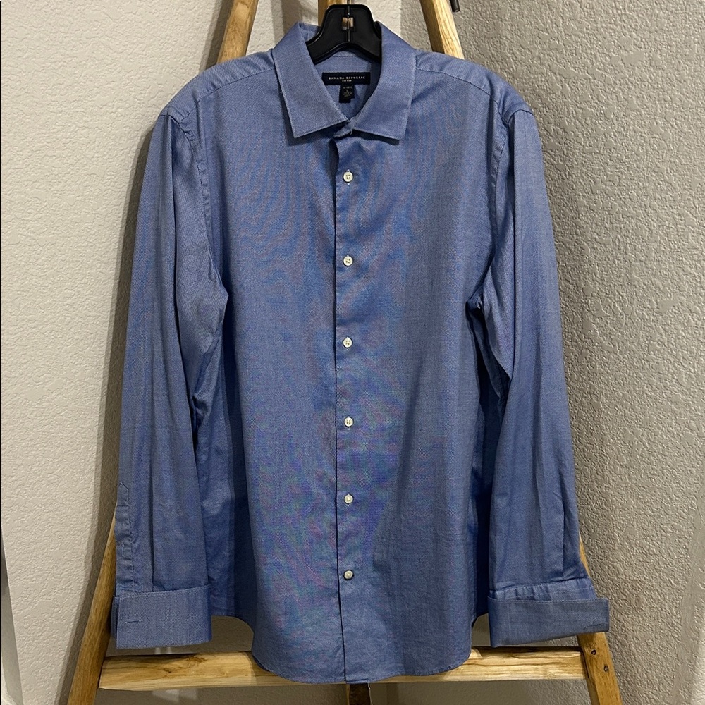 Banana Republic Blue Men's Blue Button-Up Dress Shirt
